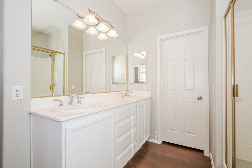 Building Photo - 5736 Adanon St