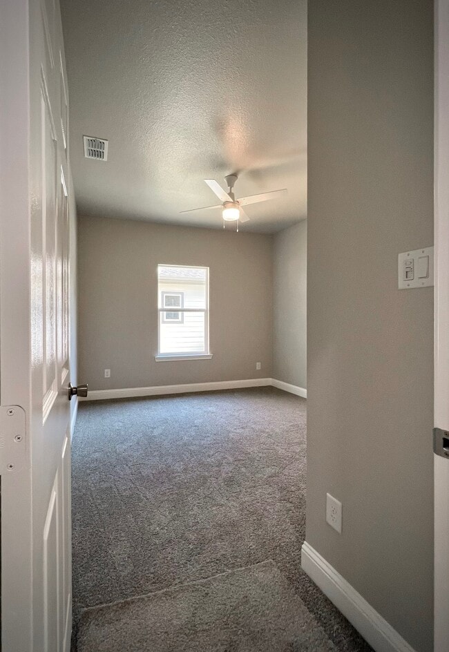 Building Photo - 823 Edgar St