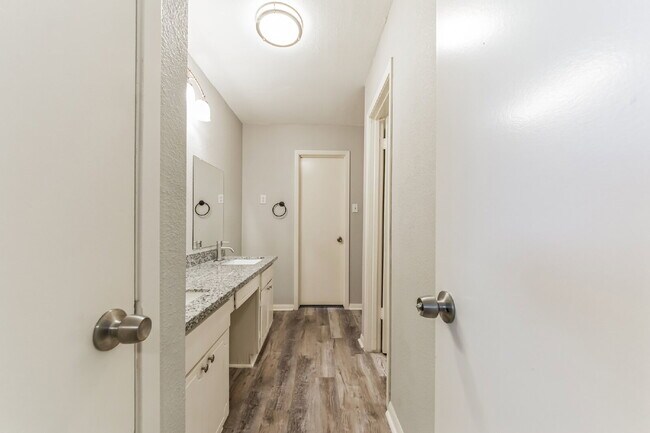 Building Photo - Move-In Ready 3BR/2BA in Baytown – 1,472 Sq Ft with Private Yard & Garage