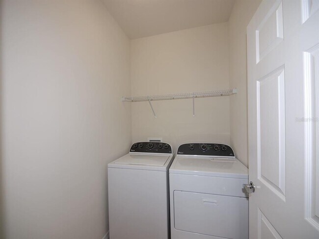 Building Photo - 19224 Isadora St