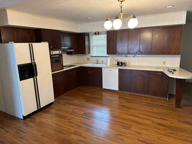 Building Photo - 3 Bed 2 Bath Springfield, MO