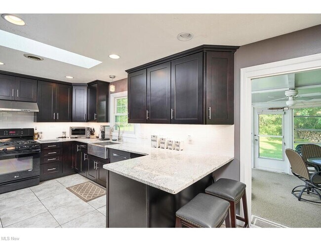 Building Photo - 1174 Rolling Meadows Rd