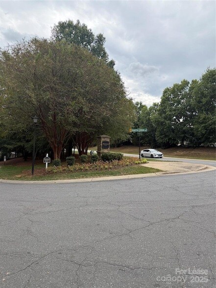 Building Photo - 16767 Commons Creek Dr