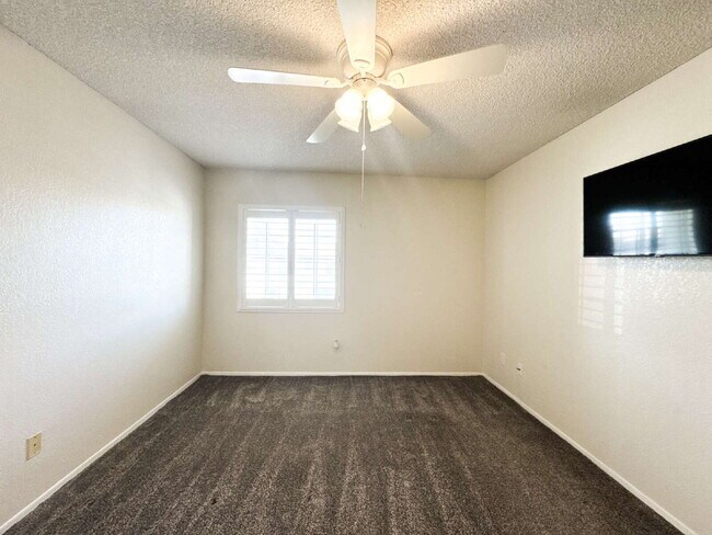 Building Photo - “Spacious 4-Bedroom, 2-Bathroom Home with Pool in Tamarack”