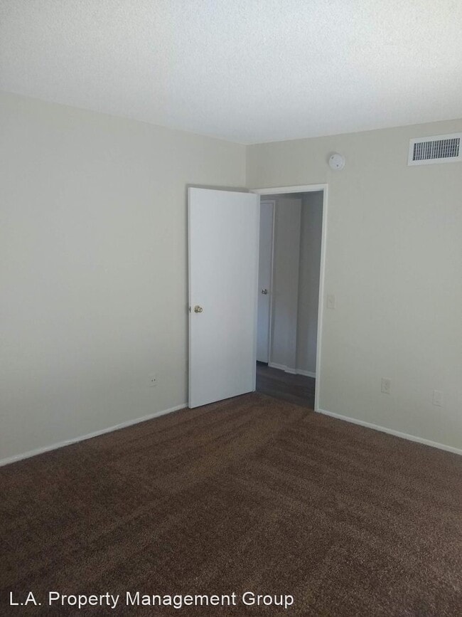 Building Photo - 23901 Los Rosas St
