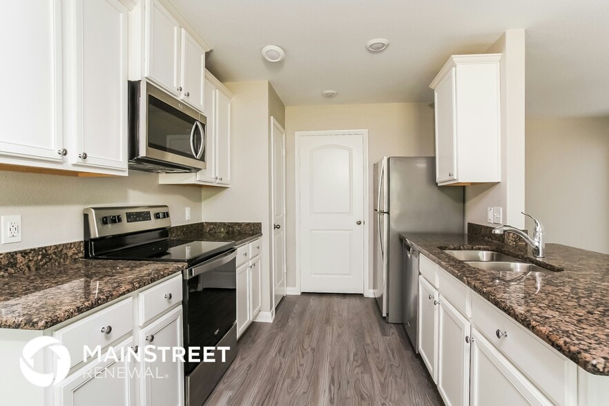 Building Photo - 23055 Bellini Dr