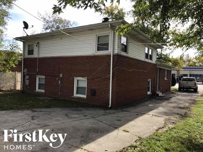 Building Photo - 14 Sibley Blvd