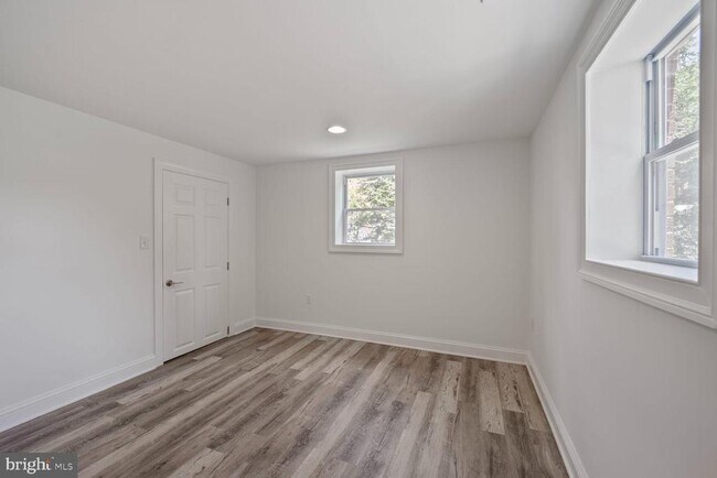 Building Photo - 10213 Duvawn Pl