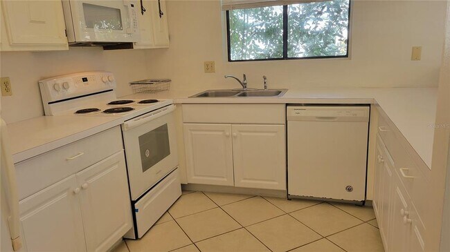 Building Photo - 4001 S Beneva Rd