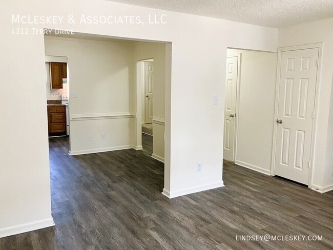 Building Photo - 4312 Terry Dr