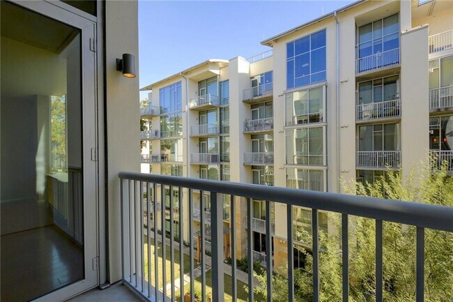 Building Photo - 1600 Barton Springs Rd