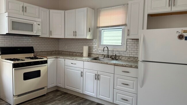 Building Photo - 445 N Tioga St