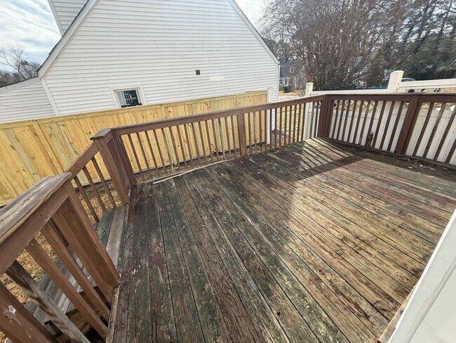 Building Photo - **4bed near MIL base- GRANITE/STAINLESS STEEL Appliances~ Roomates welcome!