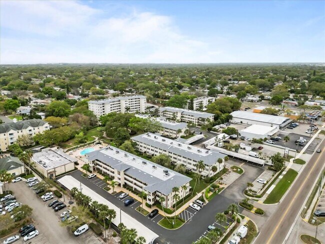 Building Photo - 1235 S Highland Ave