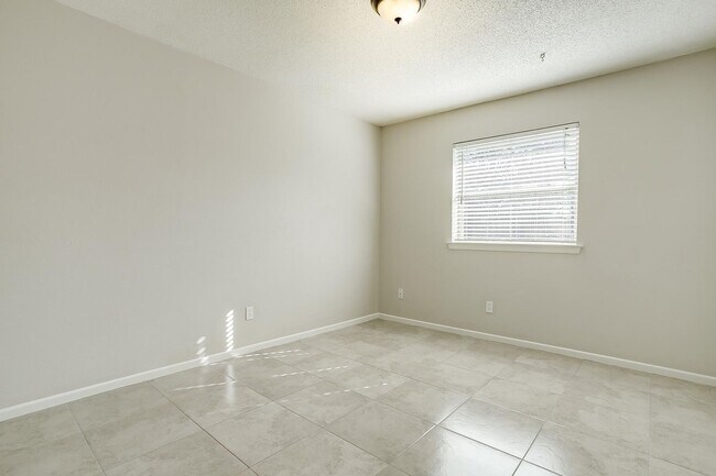 Building Photo - 1812 Winchester Way