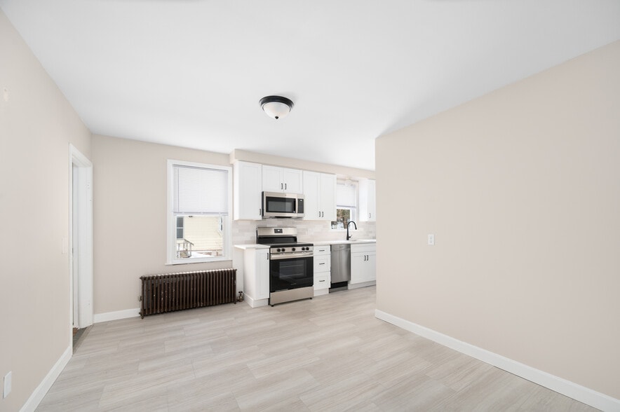 Building Photo - 81 W Pontiac St