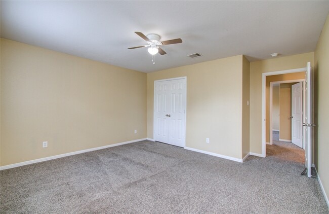 Building Photo - 17607 Memorial Falls Dr