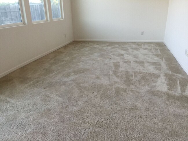 Building Photo - Spacious 3 Bedroom, newer home in South Sacramento