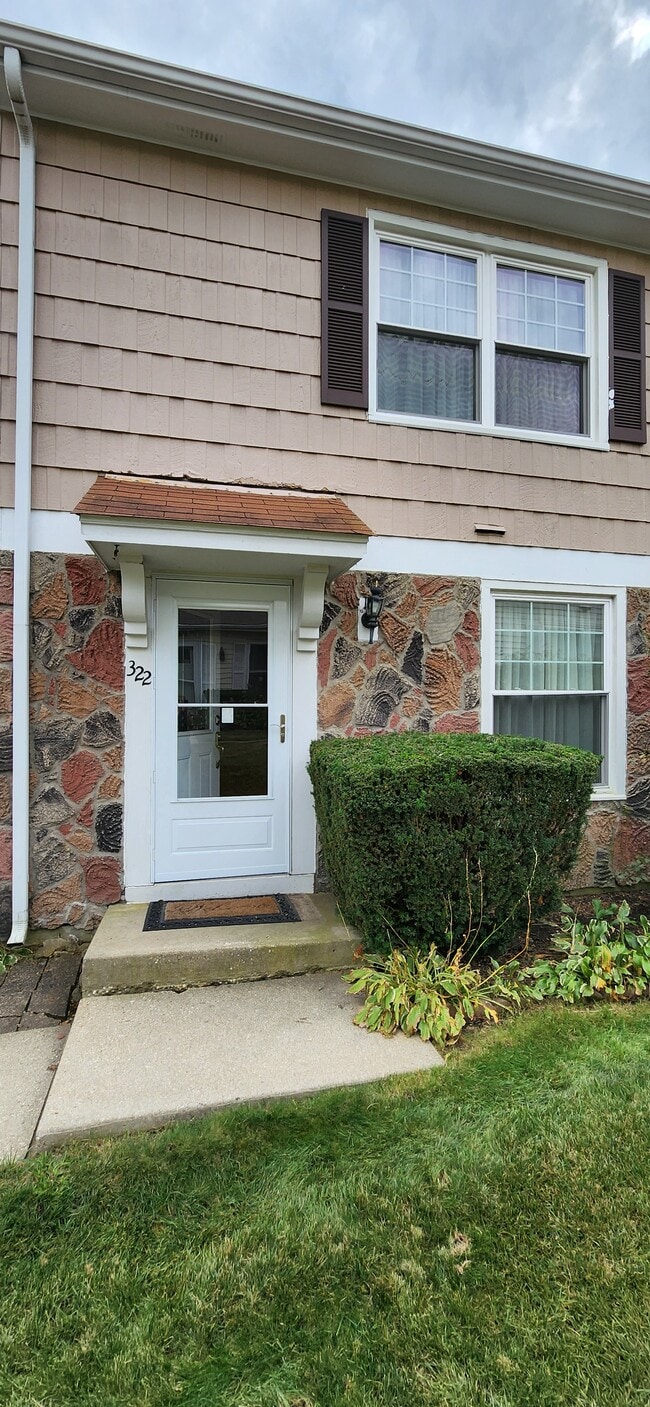 Building Photo - 322 Russet Way