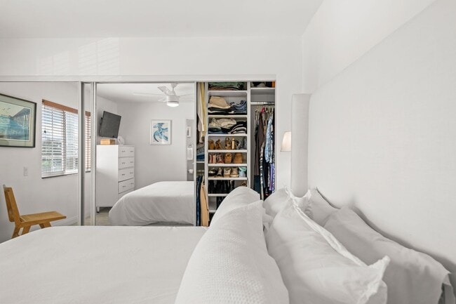 Building Photo - Fully Furnished Rental Imperal Beach