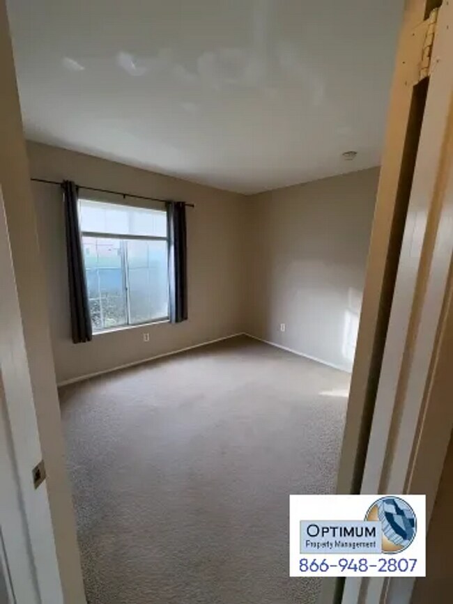 Building Photo - Charming 3 Bedroom, 2 Bathroom Single-Family Home in Adelanto