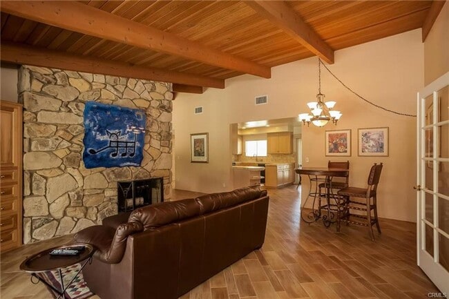 Building Photo - Charming 3-Bedroom Woodland Hills Home wit...