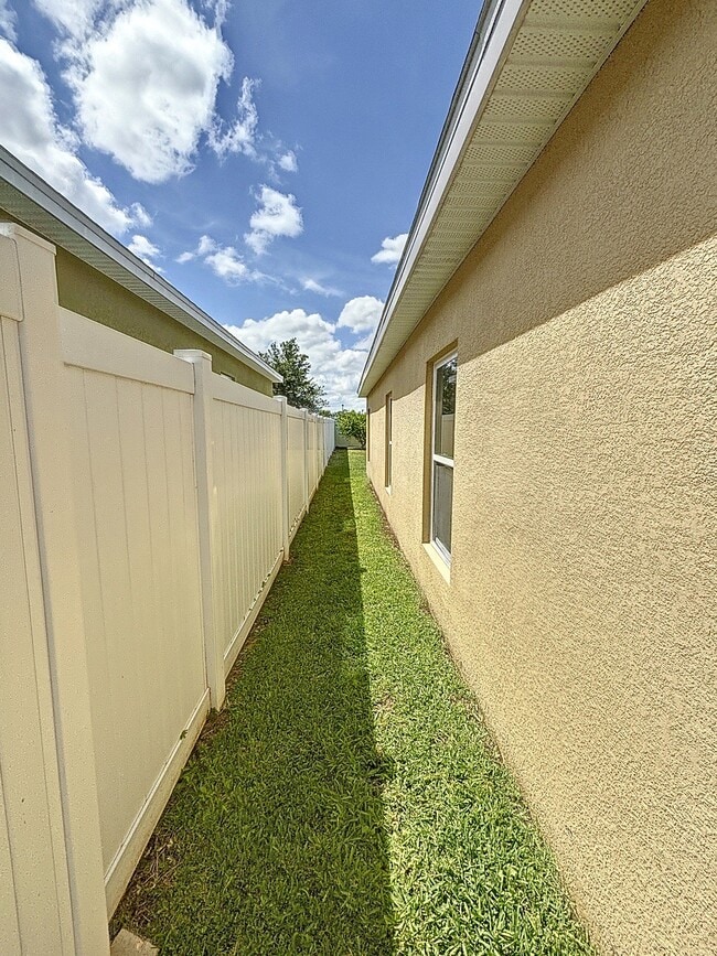 Building Photo - 469 Ogelthorpe Dr