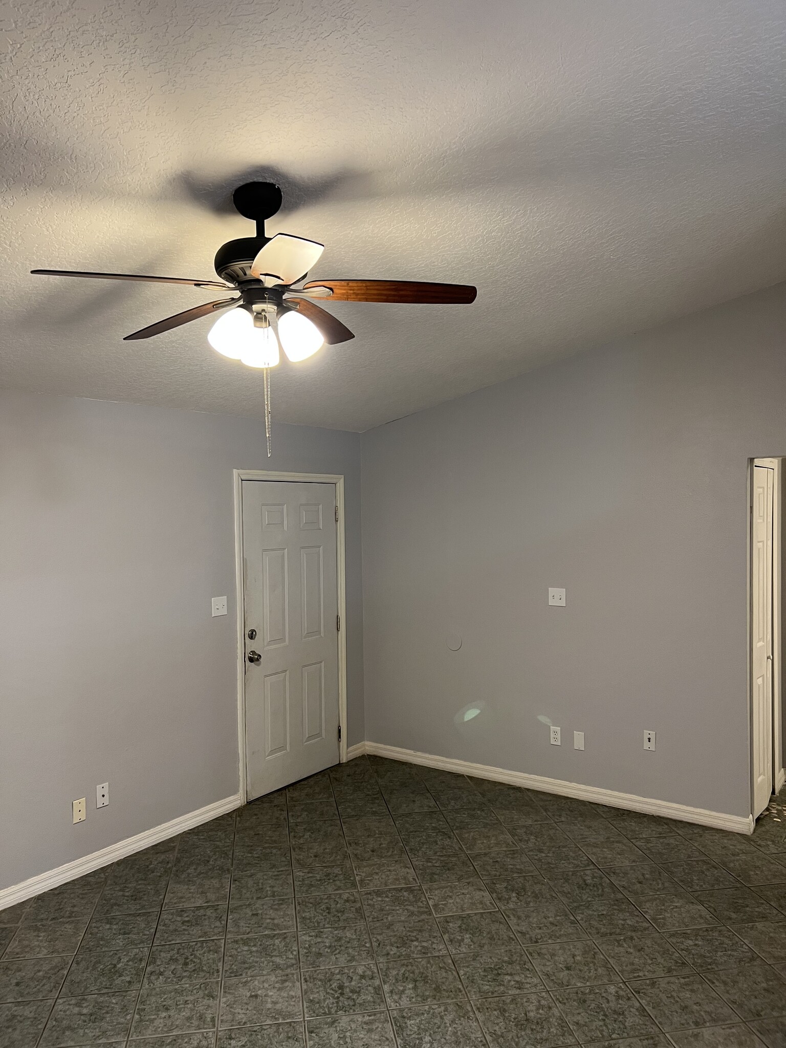 Building Photo - 10128 Portale Ave