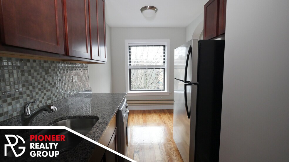 Building Photo - 506 W Arlington Pl