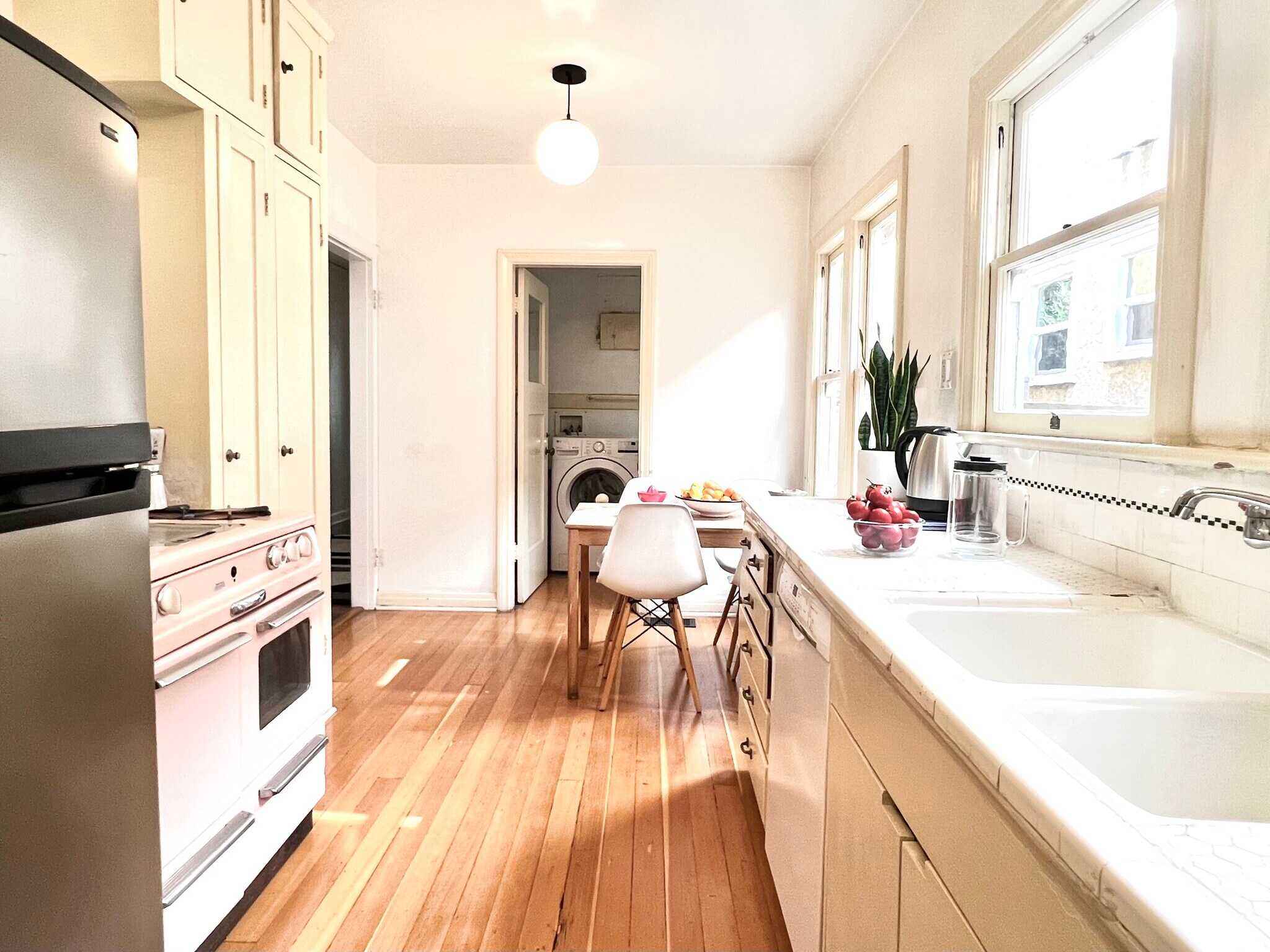 Building Photo - 627 Tularosa Dr