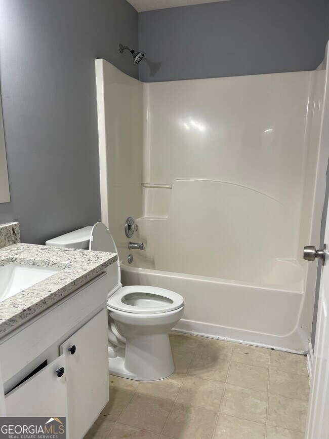 Building Photo - 116 Village Trce