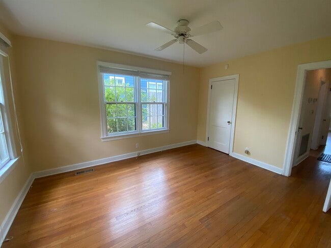 Building Photo - 518 McDaniel St