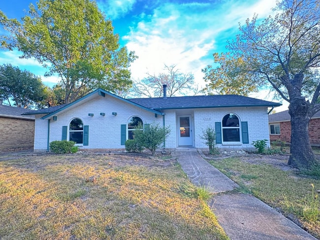 Building Photo - 3410 Meadow Oaks Dr