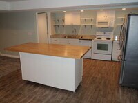 Building Photo - 6361 Clay Park Dr