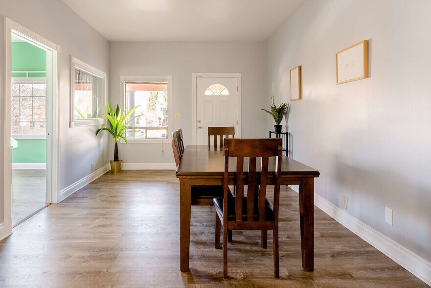 Building Photo - 4004 SE Division St