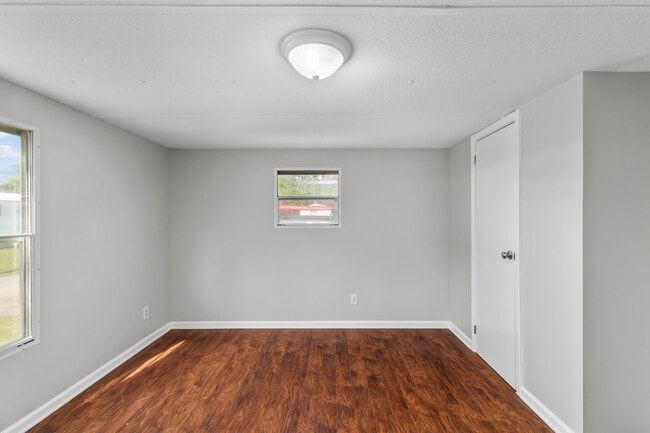 Building Photo - 107 Jodoc Dr