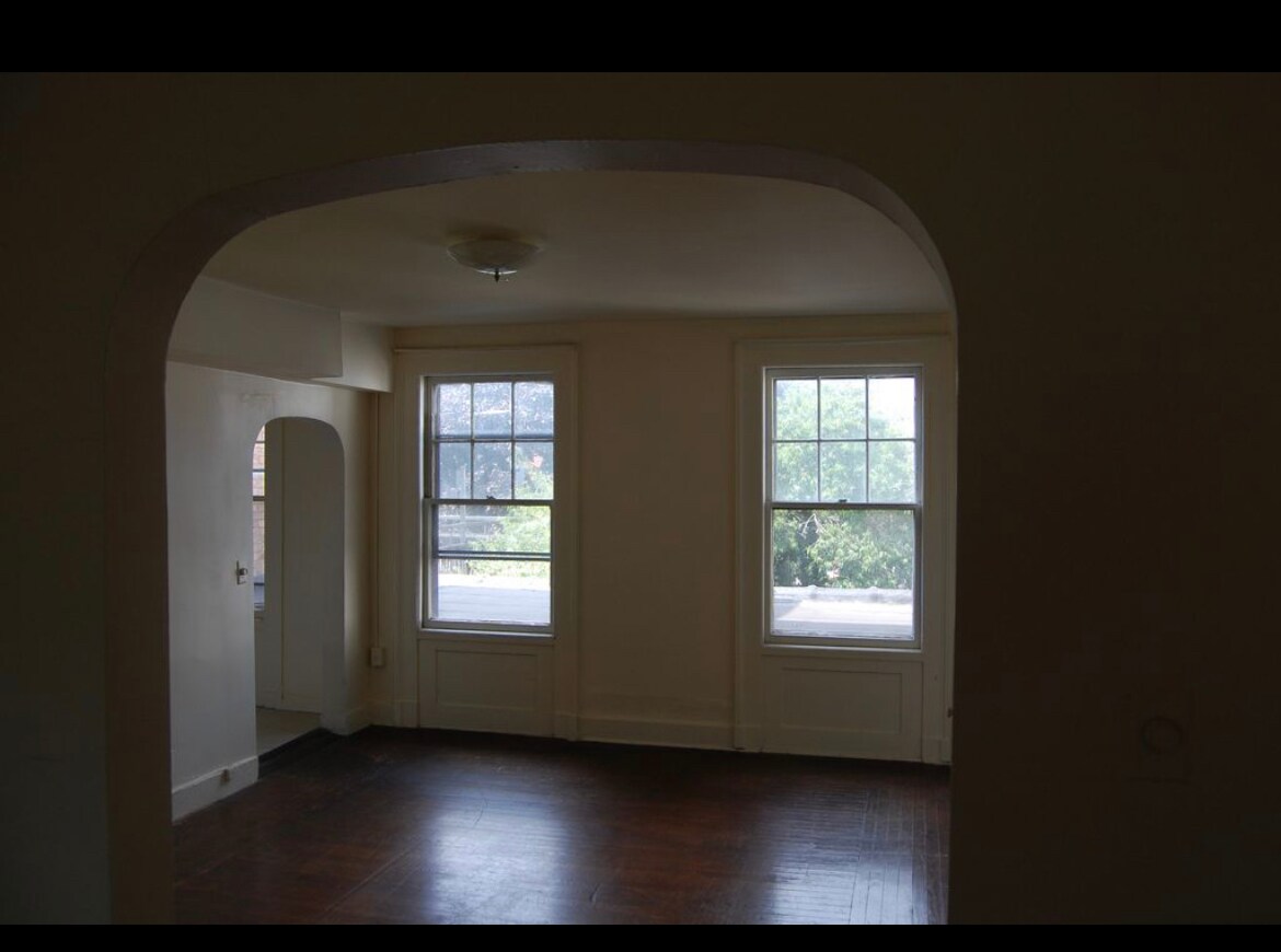 Building Photo - 40 Academy St