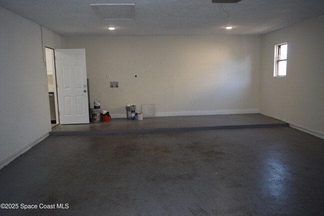 Building Photo - 1657 Norwood St NE