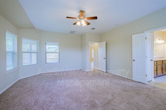 Building Photo - 17624 Bridgefarmer Blvd