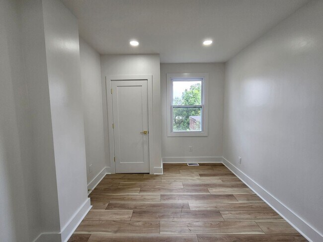 Building Photo - Amazing 3 bedroom 2.5 bath House for Rent ...