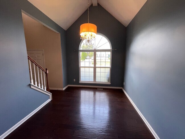 Building Photo - Amazing Home East Jefferson Co For Lease