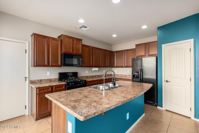 Building Photo - 3464 S Bluejay Dr