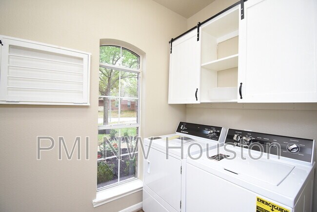 Building Photo - 26306 Hartwill Dr