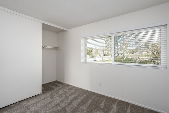 Building Photo - Fantastic 4 Bedroom home in La Costa!
