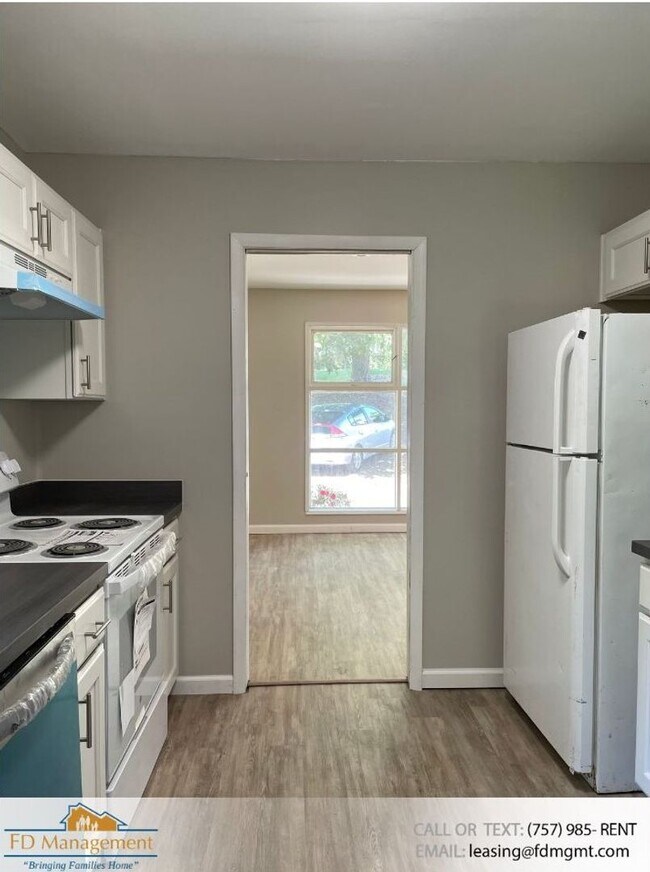 Building Photo - Newly Updated 3 Bedroom close to Colonial ...