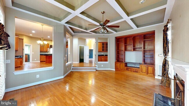 Building Photo - 309 Pure Spring Crescent