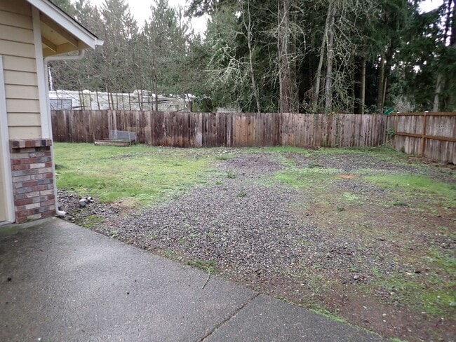 Building Photo - Puyallup Duplex