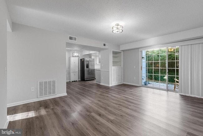 Building Photo - 110 Prosperity Ave SE