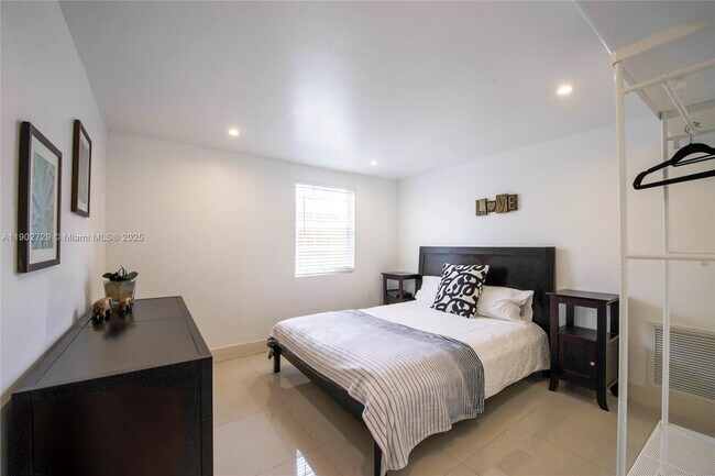 Building Photo - 227 NW 34th St