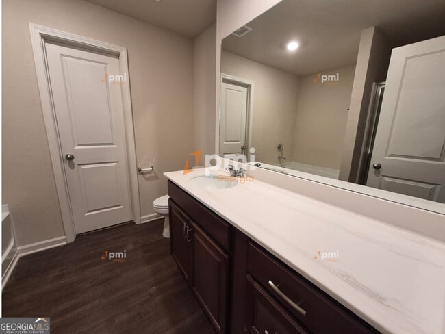Building Photo - 122 Innis Brk Cir SW